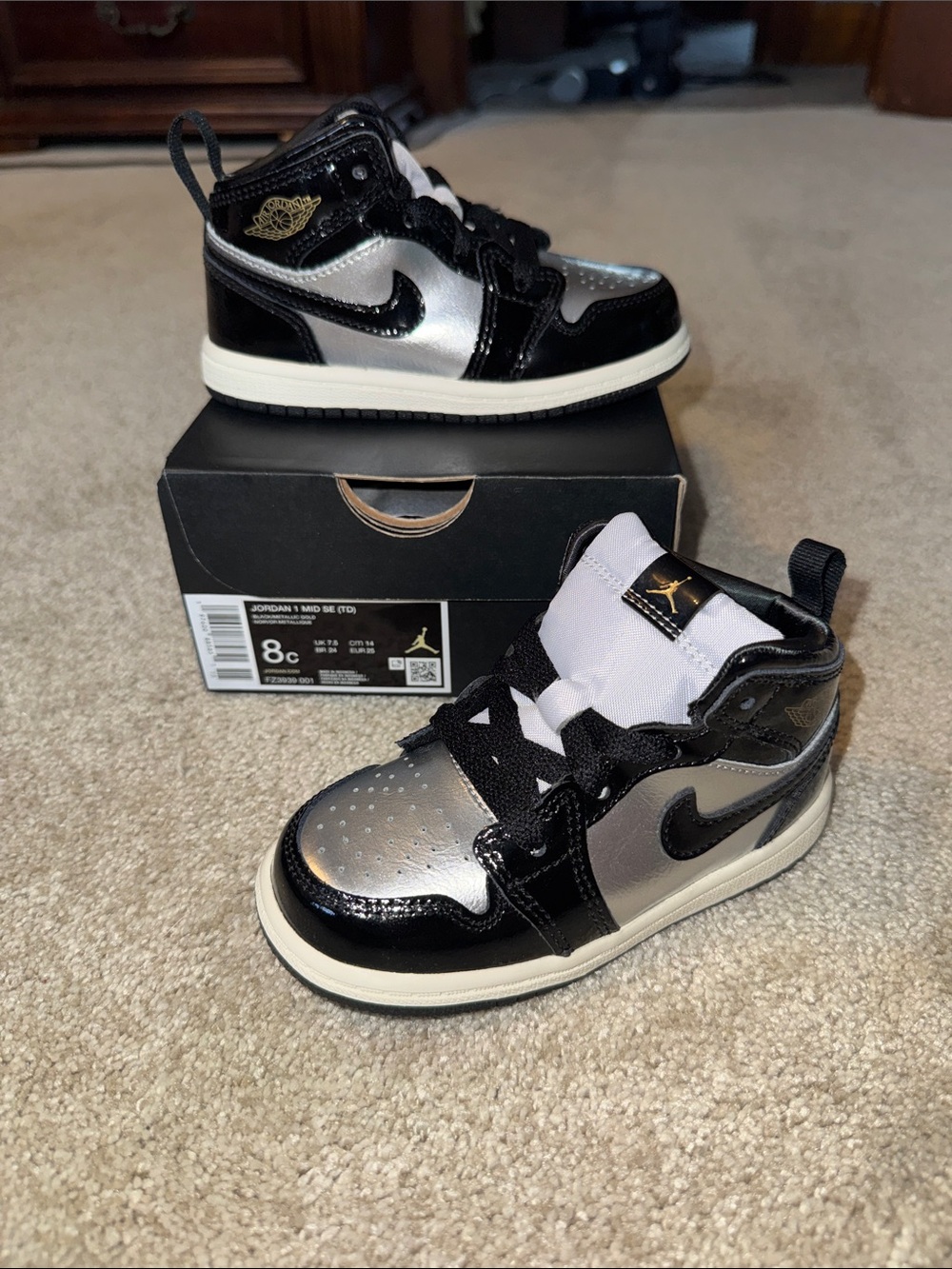 Air Jordan 1 Mid SE Toddler Shoe